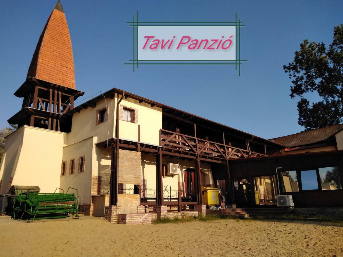 Tavi Panzio Es Etterem Bed and Breakfast Veresegyház Exterior foto